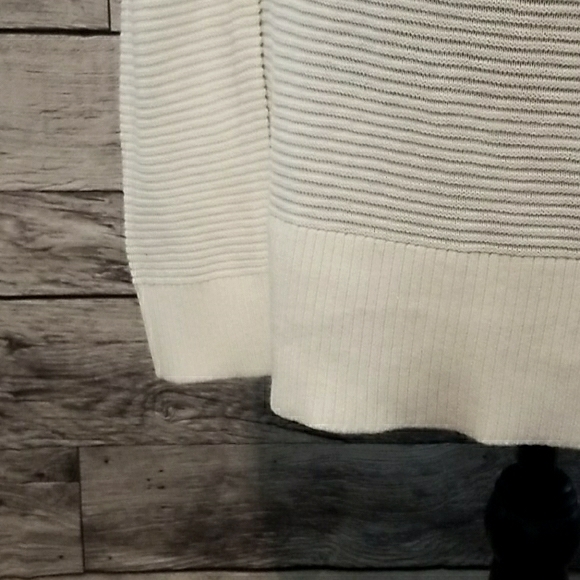 OFF WHITE ANN TAYLOR SWEATER - Picture 3 of 10